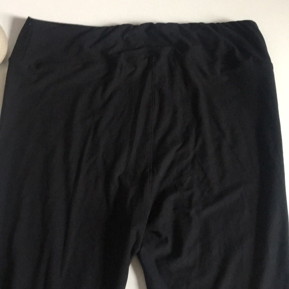 { LuLaRoe } Solid Black TC2 legging - Picture 6 of 8